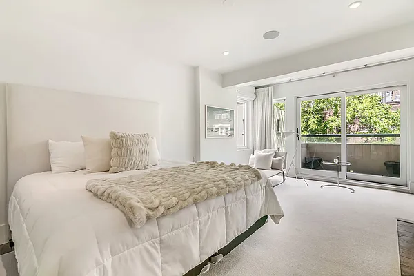 Rented by Compass | media 27