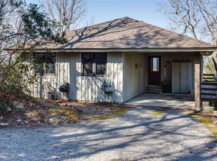 220 Bear Rock Rd, Hendersonville, NC 28739