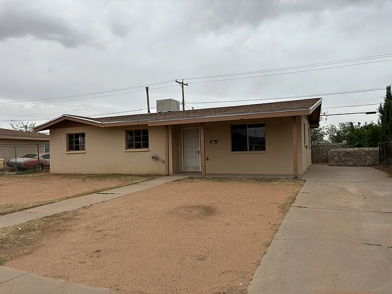 5140 Tropicana Ave — Photo 2