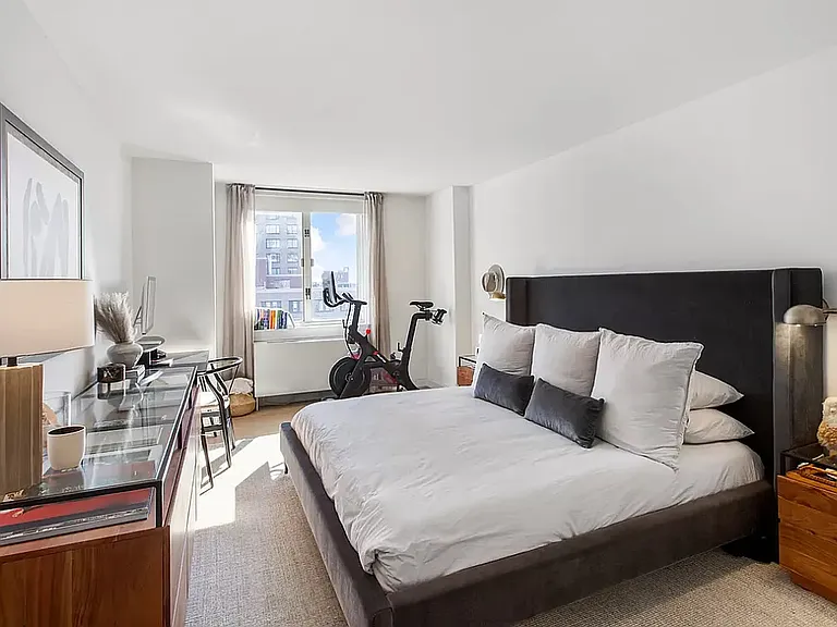 225 Rector Pl #6M — Photo 4