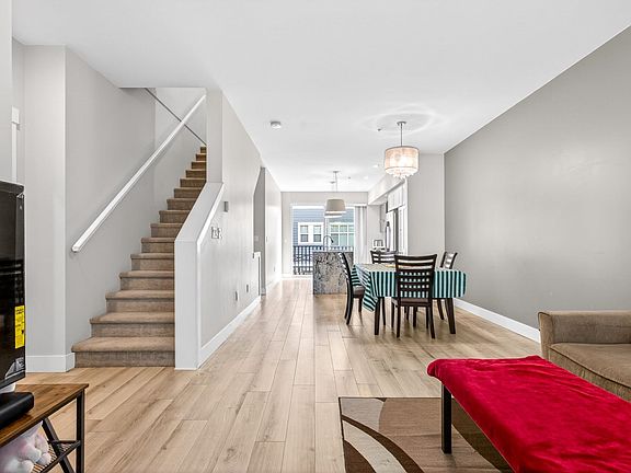 4th image of 20852 77a Ave #14