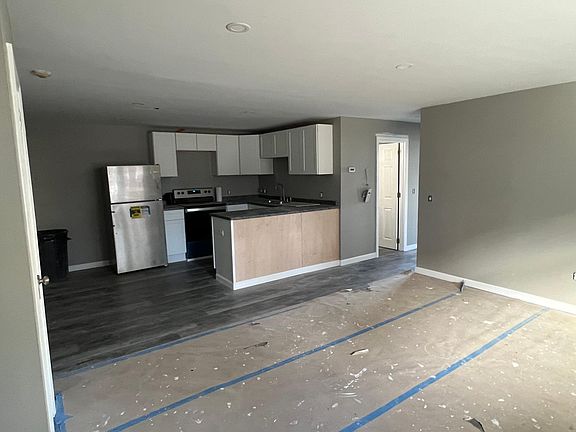 4th image of 23 Tallman St #2
