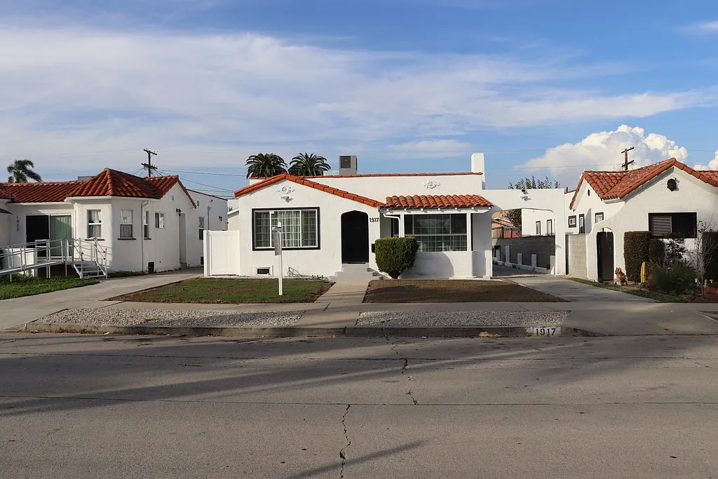 4 bed, 1650 sqft, $5,995 — Photo 2