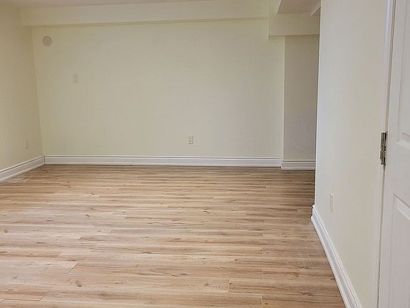 3rd image of 42 Ambleside Cres