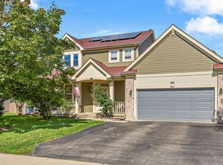 821 Red Barn Ln, Elgin, IL 60124