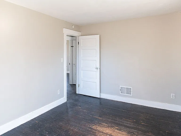 2141 Philadelphia Dr — Photo 27