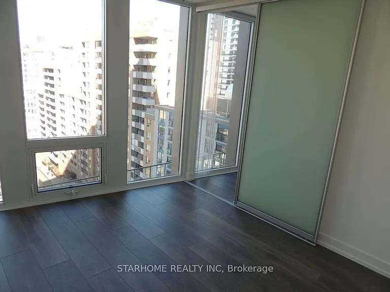 60 Shuter St #1610 — Photo 4