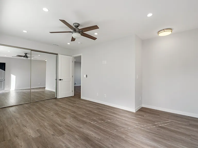 233 Calle Miramar #5 — Photo 14