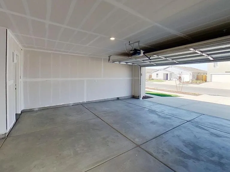 710 Jessie Dr — Photo 5