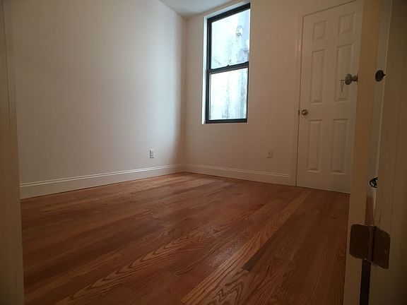 5th image of 271 E 10th St APT 14