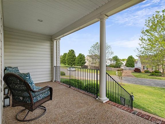 4th image of 3904 Leicester