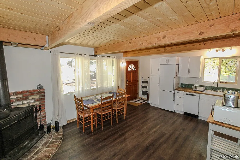 2 bed, 1.0 bath, 1202 sqft, $1,700 — Photo 4