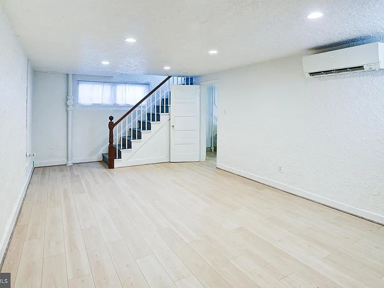 4633 Asbury Pl NW — Photo 18