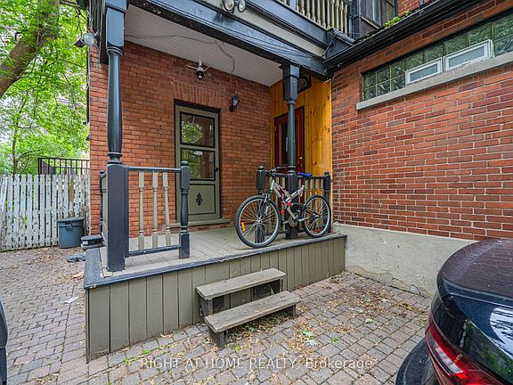 2nd image of 220 Lyon St N #B