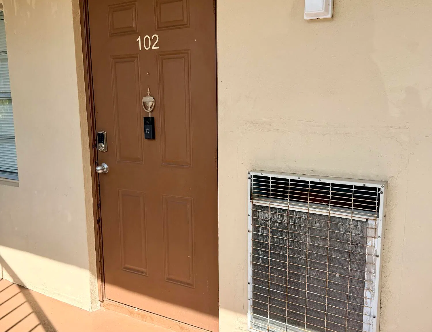 2 bed, 2.0 bath, 990 sqft, $1,500 — Photo 2