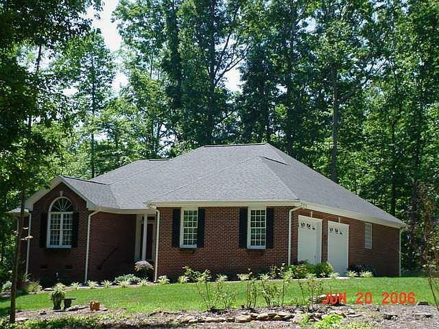 Beautiful All Brick Transitional Home in North Durham 