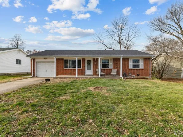 5 Saint Mark Dr, Saint Peters, MO 63376