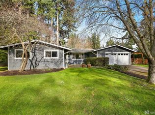 824 Eaglecliff Rd, Bainbridge Island, WA 98110