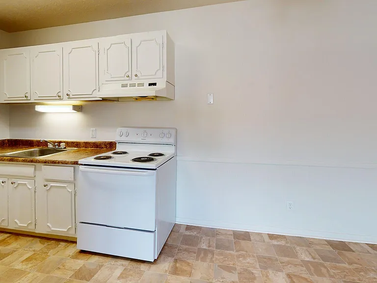 Kendall Manor Apartments — Photo 49