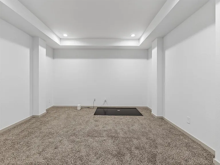 818 Kingwood Dr — Photo 31