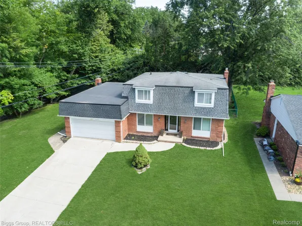26207 Meadowbrook Way, Lathrup Village, MI 48076