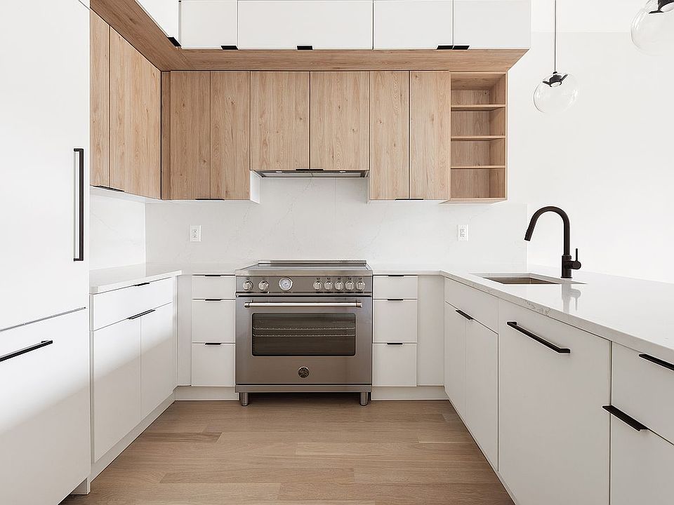 1st image of 107 W 117th St #1