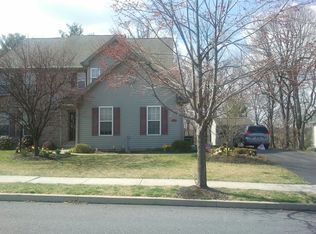 1993 Rolling Meadow Dr, Macungie, PA 18062