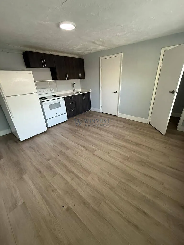 Spacious 1-Bedroom Apartment Near Downtown Hollywood & Beach — Photo 1