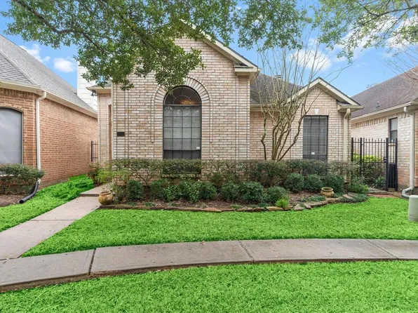 6823 Tournament Dr, Houston, TX 77069