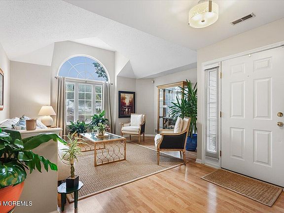 5th image of 5 N Avon Drive