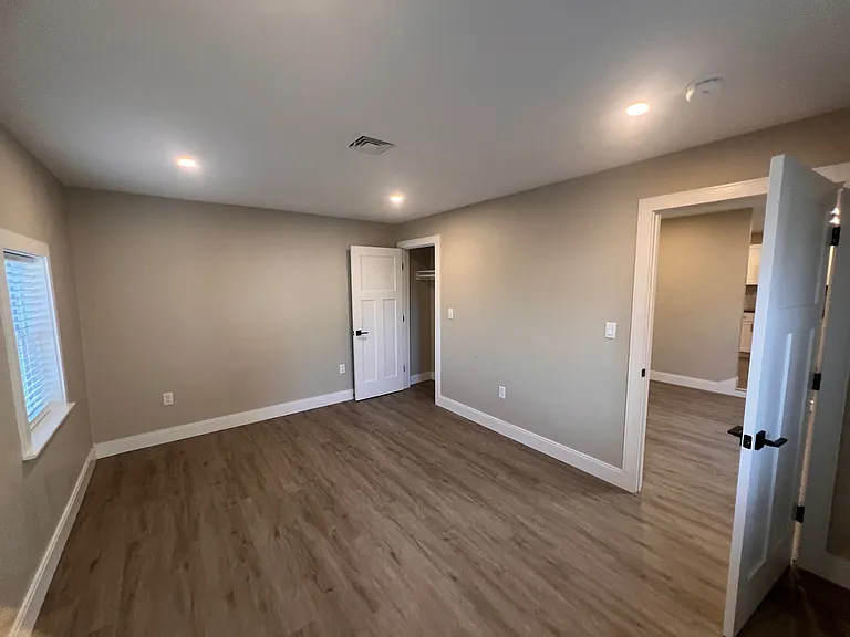 31 Maverick Sq #302B — Photo 17