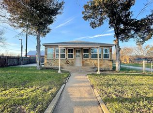 155 W 1st St, Rhome, TX 76078