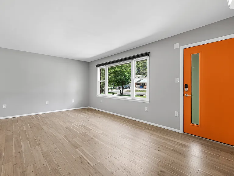 503 Stella Dr — Photo 5