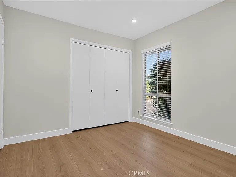 9624 Swinton Ave — Photo 14