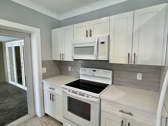 5th image of 11205 SW 72nd Ave