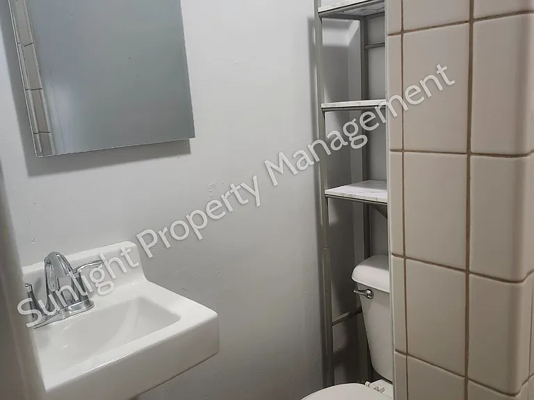 105 E Main St #1 — Photo 6