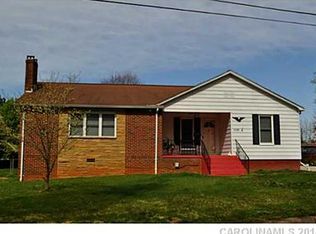 1239 15th St NE, Hickory, NC 28601