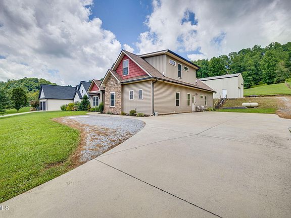 3rd image of 1323 Old Boones Creek Rd