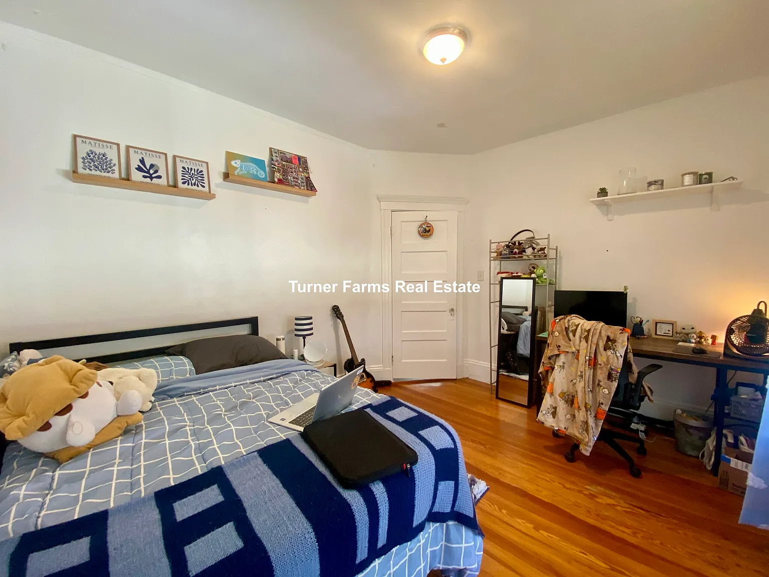 4 bed, 9999 sqft, $4,400 — Photo 4