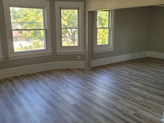 4th image of 344 Jenks Ave #2