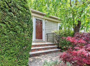 12 Greenwich Rd, Edison, NJ 08820