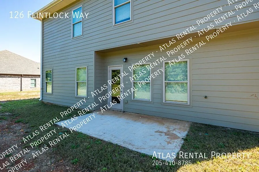 Move-In Ready 4 Bed, 2.5 Bath Modern Finishes & All Appliances Included! — Photo 4