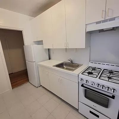 5th image of 93-40 Queens Blvd APT 22