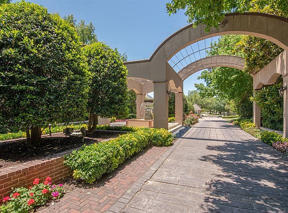 2nd image of 5507 Clermont Ct