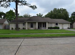 902 Buckingham Dr, Friendswood, TX 77546