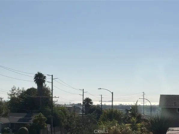 1010 W 19th St, Costa Mesa, CA 92627