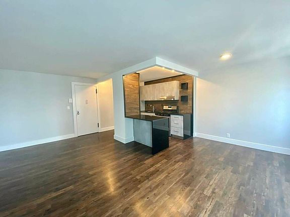 4th image of 260 Audubon Ave #17P