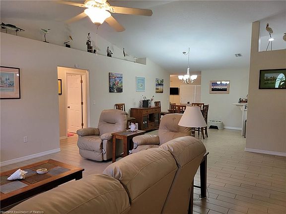 5th image of 3010 Jacaranda Ave