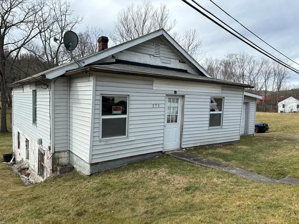 379 Freedom Ave, Tazewell, VA 24651