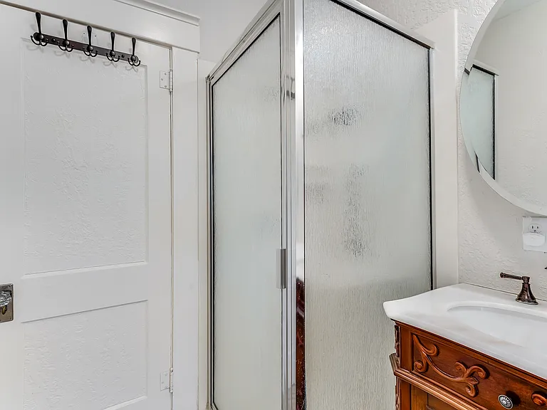 122 S Belmont Ave — Photo 13